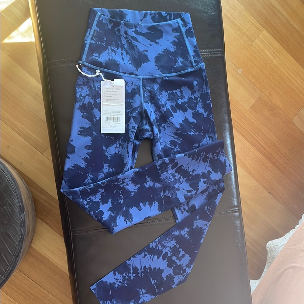 Vibrant Blue Patterned Leggings